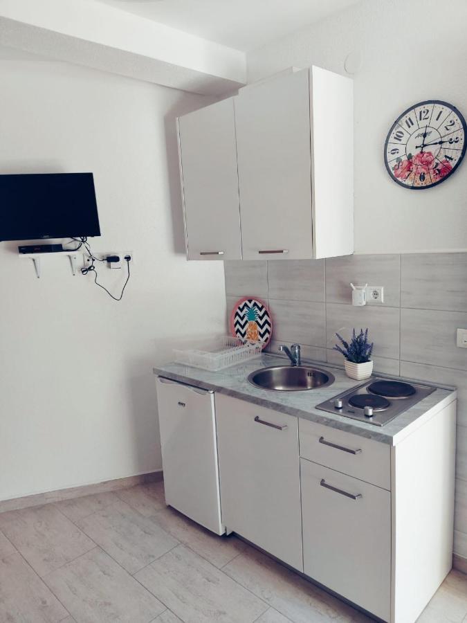 Apartmani Butigan-Tiha Luka نيوم المظهر الخارجي الصورة