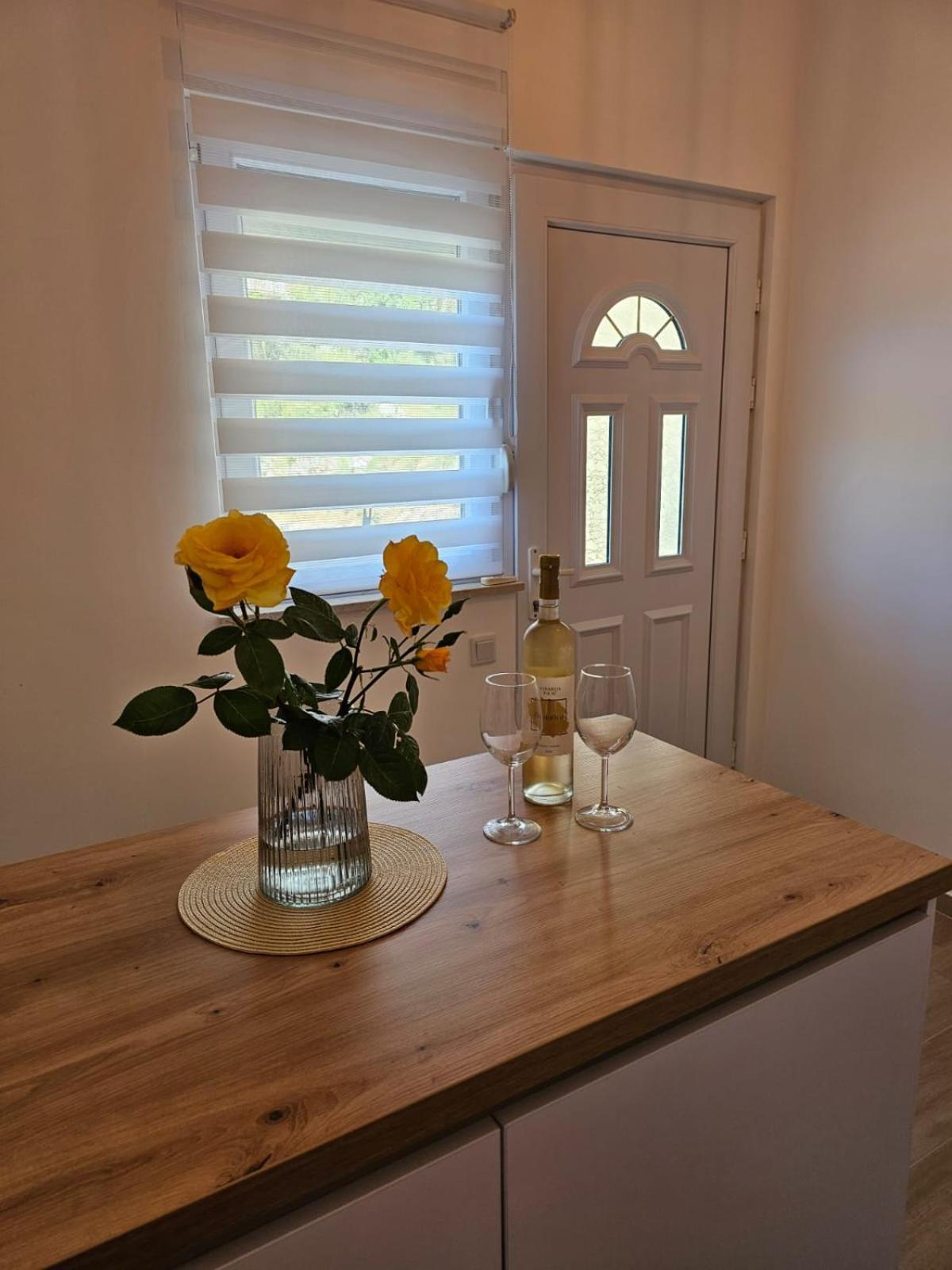 Apartmani Butigan-Tiha Luka نيوم المظهر الخارجي الصورة